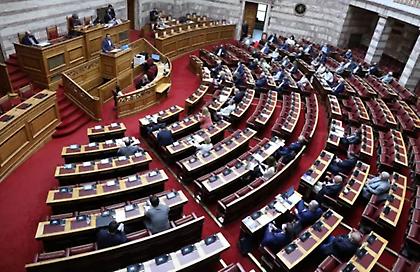 Νομοσχέδιο για τα ομόφυλα ζευγάρια: Πότε θα κατατεθεί – «Επισπεύδων παράγων» ο Στέφανος Κασσελάκης