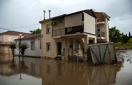 Εφιαλτική νύχτα για Βόλο και Βόρεια Εύβοια - «Έσπασαν» χείμαρροι, ορμητικά νερά πλημμύρισαν χωριά