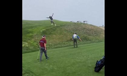 Σκόραρε με την πρώτη στο γκολφ και άρχισε να τρέχει στους λόφους ο Ντουέιν Γουέιντ!