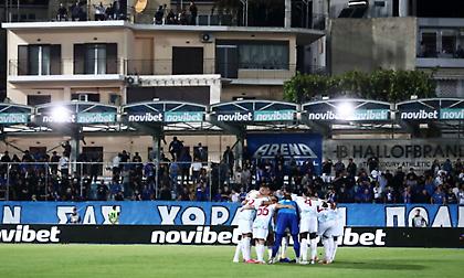 Με 18 λεπτά καθυστέρηση η σέντρα στο ΠΑΣ Γιάννινα-Ολυμπιακός λόγω πανό!