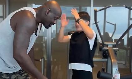 Απίστευτο: Αθλήτρια του ΜΜΑ ύψους 1,63μ. σήκωσε στον αέρα τον Σακίλ Ο’ Νιλ!