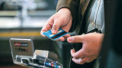 «Ξεχασμένα» σε κάποιο συρτάρι 60.000 POS