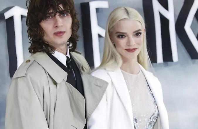 Άνια Τέιλορ-Τζόι: Παντρεύτηκε τον αγαπημένο της στη Βενετία