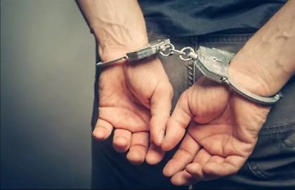 Σύλληψη 31χρονου στον Πειραιά: H καταδίωξη και τα ναρκωτικά που εκτοξεύθηκαν στην Ακτή Μουτσοπούλου!