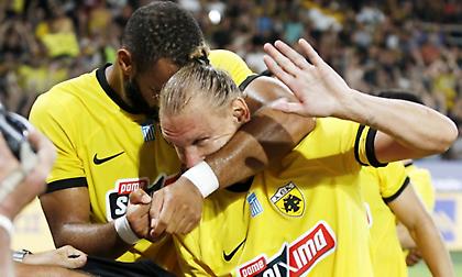 Η ενδεκάδα της ΑΕΚ: Μέσα οι Βίντα και Μουκουντί