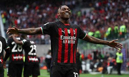 Ο Κασάνο έκραξε τον Λεάο και αυτός απάντησε με emoji κλόουν!