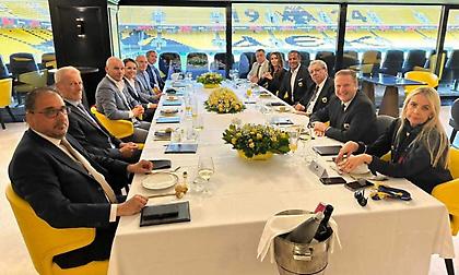 «Θέατρο του ποδοσφαίρου»: Ενθουσιασμένοι από την OPAP Arena οι άνθρωποι του Άγιαξ!