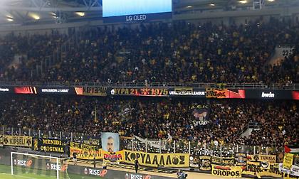 Εντοπίστηκαν οι δυο οπαδοί που σήκωσαν το εθνικιστικό πανό - Δεν ξαναμπαίνουν στην OPAP Arena!