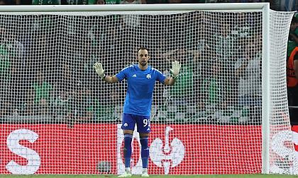 Όρθιος και πρώτος με «κέρβερο» Μπρινιόλι και μαχητή Αράο παρά την κακή βραδιά στη Χάιφα