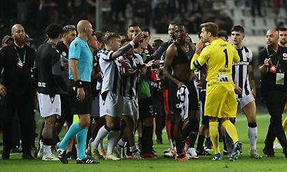 Τραπ: «Έκανε χειρονομίες ο Λουτσέσκου! Σκάνδαλο η αποβολή μου»