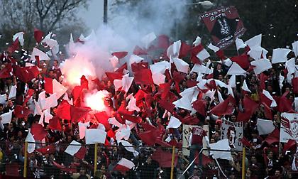 Οργισμένοι οι οργανωμένοι της ΑΕΛ για την πρόσληψη Δερμιτζάκη: «Είναι δηλωμένος στρατιώτης του ΠΑΟΚ»