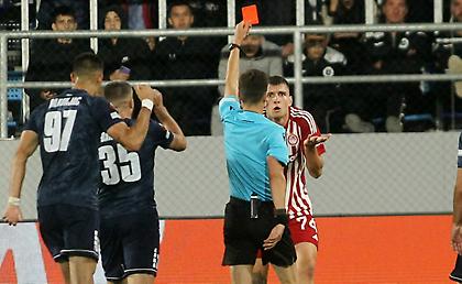 Νικολακόπουλος: «Η ευκαιρία του Ολυμπιακού και η υπενθύμιση μίας άλλης κόκκινης κάρτας»