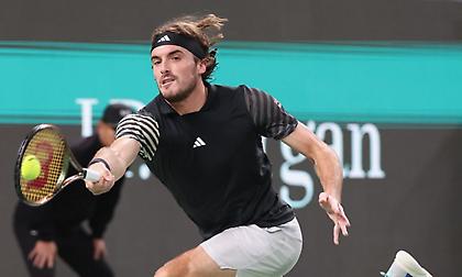 Λύγισε στο φινάλε από τον Ουμπέρ και αποκλείστηκε από το τουρνουά της Σανγκάης ο Τσιτσιπάς