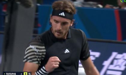 Έχασε σετ, ξέσπασε στη ρακέτα του και απάντησε με break και σφιγμένη γροθιά ο Τσιτσιπάς!