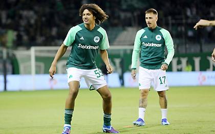 Ξέγνοιαστες διακοπές στην Σαντορίνη ο Αράο με την σύντροφό του