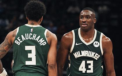 Δεν έπαιξαν ξανά Γιάννης, Λίλαρντ στην ήττα των Μπακς από τους Γκρίζλις