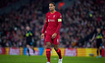 Φαν Ντάικ: «Οι παίκτες πληρωνόμαστε καλά, αλλά δεν πρέπει ποτέ να είναι εις βάρος της υγέιας μας»