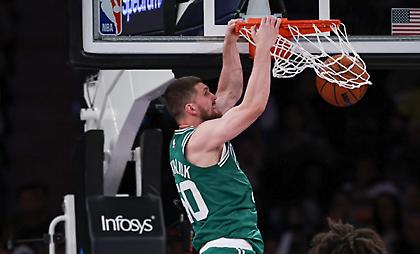 Ξεχώρισε ο Μίχαλιουκ στη νίκη των Σέλτικς επί των Σίξερς