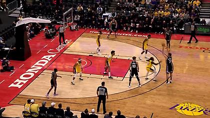 «Σάσα για τρεις!»: Το τρίποντο του Βεζένκοφ κόντρα στους Λέικερς