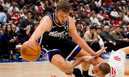 Μπράουν για Βεζένκοφ: «Του είπα από την αρχή ότι πρέπει να κερδίσει τον χρόνο συμμετοχής του»