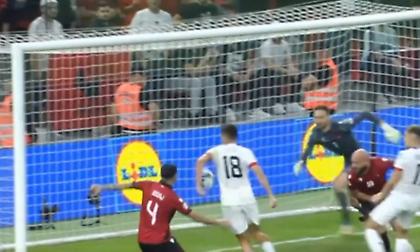 Εφιάλτης για Τσεχία: Ισοφάρισε την Αλβανία αλλά το γκολ ακυρώθηκε & αποβλήθηκε ο σκόρερ!