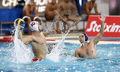 Σαρωτικός ο Ολυμπιακός, πέρασε από Θεσσαλονίκη η ΑΕΚ