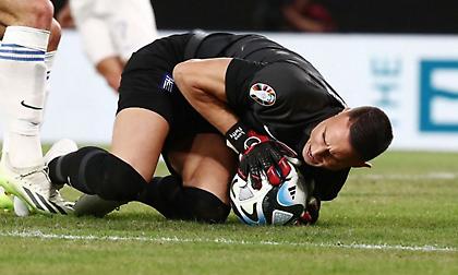 Τεράστιος Βλαχοδήμος, έπιασε πέναλτι του Βέγκχορστ και κρατά «ολοζώντανη» την Εθνική!