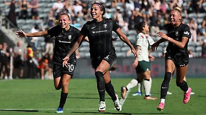 Γκολάρα με ανάποδο ψαλίδι σε αγώνα γυναικών στις ΗΠΑ