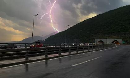 Με βροχές και καταιγίδες ο καιρός σήμερα - Ποιες περιοχές θα επηρεαστούν