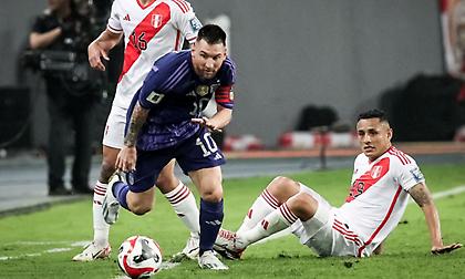 Ο Μέσι έσπασε τα… άλατα σε δύο παίκτες του Περού με αδιανόητες προσποιήσεις!