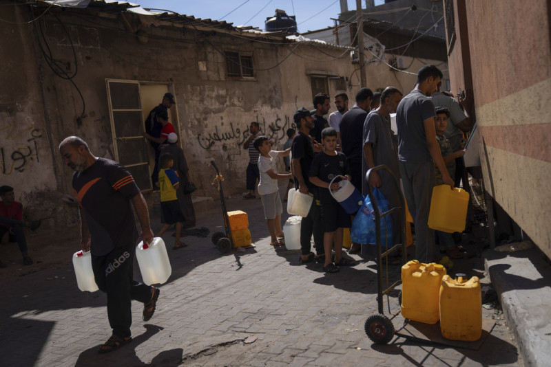 Μειώνονται δραματικά τα αποθέματα νερού στη Γάζα