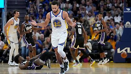 Ο Κάρι «ξέρανε» τους Κινγκς στο φινάλε, άποντος ο Βεζένκοφ