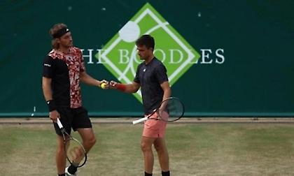 Στα ημιτελικά του διπλού στην Αμβέρσα τα αδέρφια Τσιτσιπά