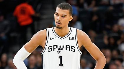 Ο Γουεμπανιαμά συνεχίζει να «συστήνεται» στο NBA