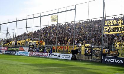 Δακρυγόνα από την αστυνομία και καθυστέρηση στο δεύτερο ημίχρονο του Αστέρας-ΑΕΚ!