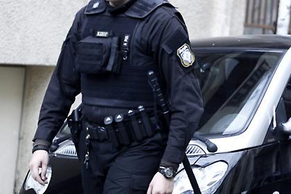 Πιστόλια και γυναίκες πουλούσε ο αστυφύλακας που συνελήφθη στα Σεπόλια