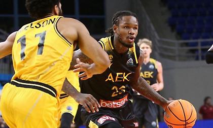 «Φεύγω για το εφτά»: Με… άρωμα Χρύσπας «έντυσε» τη σούπερ εμφάνιση του ΜάκΛεμορ η ΑΕΚ Betsson BC
