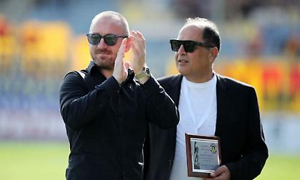 Στο «Θ. Κολοκοτρώνης» για το Αστέρας-ΑΕΚ ο Τσέζαρεκ: Τιμήθηκε για την προσφορά του