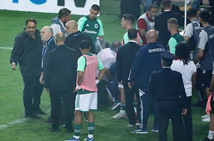 Πότε είναι υποχρεωμένος ο διαιτητής να διακόψει οριστικά παιχνίδι