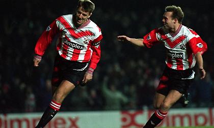 Μια απλή μέρα στο γραφείο: Όταν ο Λε Τισιέ έβαζε δύο υποψηφιότητες για το γκολ του μήνα σε 25 λεπτά!