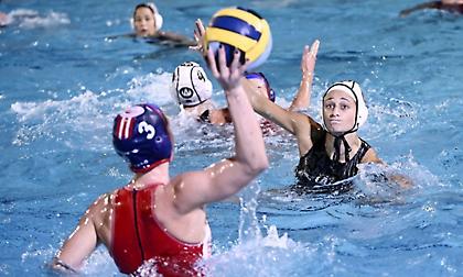 Έκανε «περίπατο» στο ντέρμπι κι έμεινε μόνος πρώτος ο Ολυμπιακός