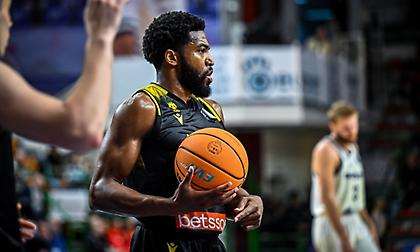 Βασίλισσα στη Σαρδηνία η ΑΕΚ με επική ανατροπή από το -19!