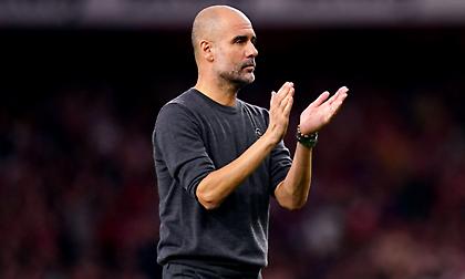 Ο Γκουαρδιόλα τίμησε την μνήμη του Σερ Μπόμπι Τσάρλτον πριν το ντέρμπι του Μάντσεστερ