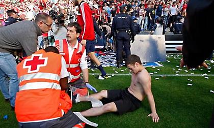 Σφοδρές συγκρούσεις ανάμεσα σε χούλιγκανς πριν το Μπέτις-Οσασούνα!