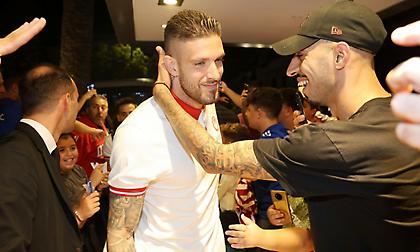 Υποδοχή και αποθέωση για τον Ολυμπιακό στην Κρήτη