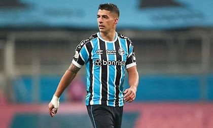 Μεγάλος Σουάρες, οδήγησε την Γκρέμιο σε νίκη με ιστορικές επιδόσεις