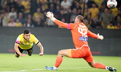 Μαγική ασίστ Μάνταλου, κεφαλιά-δυναμίτης του Πινέδα και 1-0 η ΑΕΚ στο ντέρμπι!