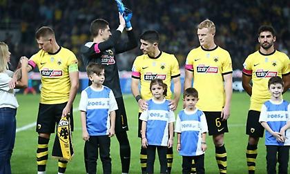 Η αποθέωση του Στάνκοβιτς και οι πανηγυρισμοί με τους τραυματίες: Η παρακάμερα της ΑΕΚ με ΠΑΟΚ!