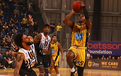 Τα… έσπασε και λύγισε από την Κλουζ στο Αλεξάνδρειο ο Άρης!