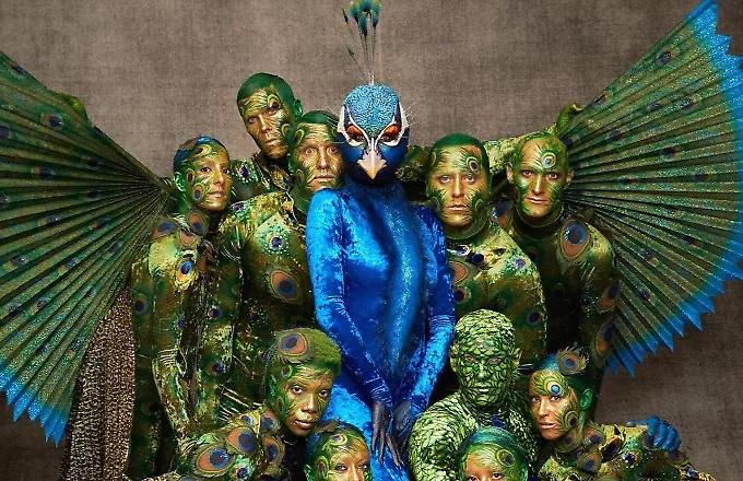 Η Heidi Klum έκανε την έκπληξη: Ντύθηκε παγώνι για το Halloween